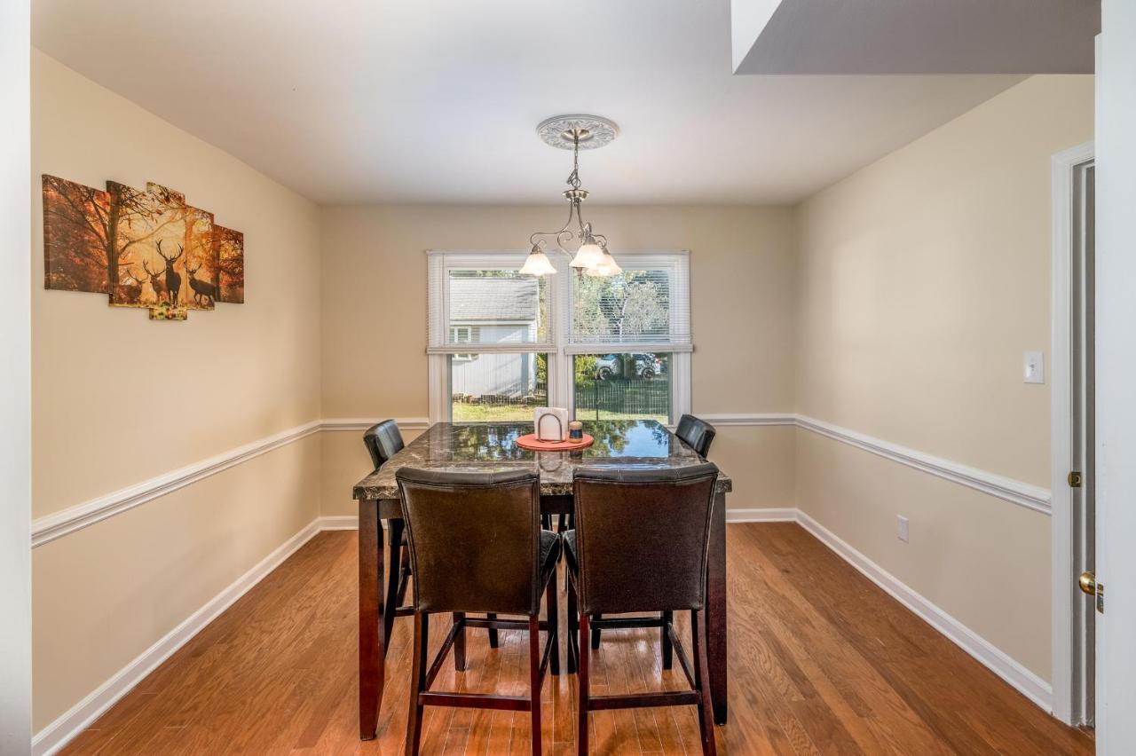 Centrally Located Spacious Abode シャーロット エクステリア 写真
